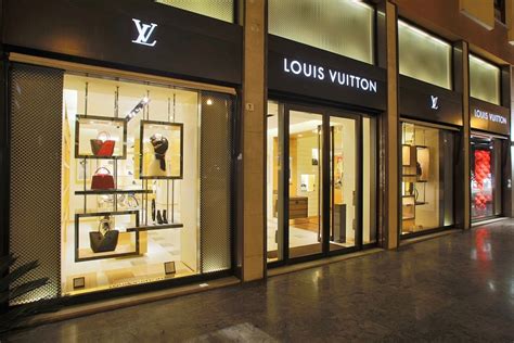 louis vuitton palermo store.